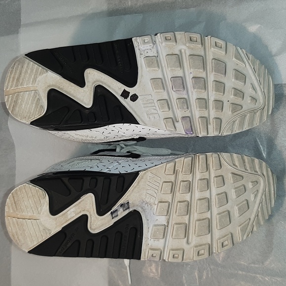 Nike Air Max 90 Retro Sneakers, 7Y = Women 8.5 = Men 7 - Picture 5 of 11